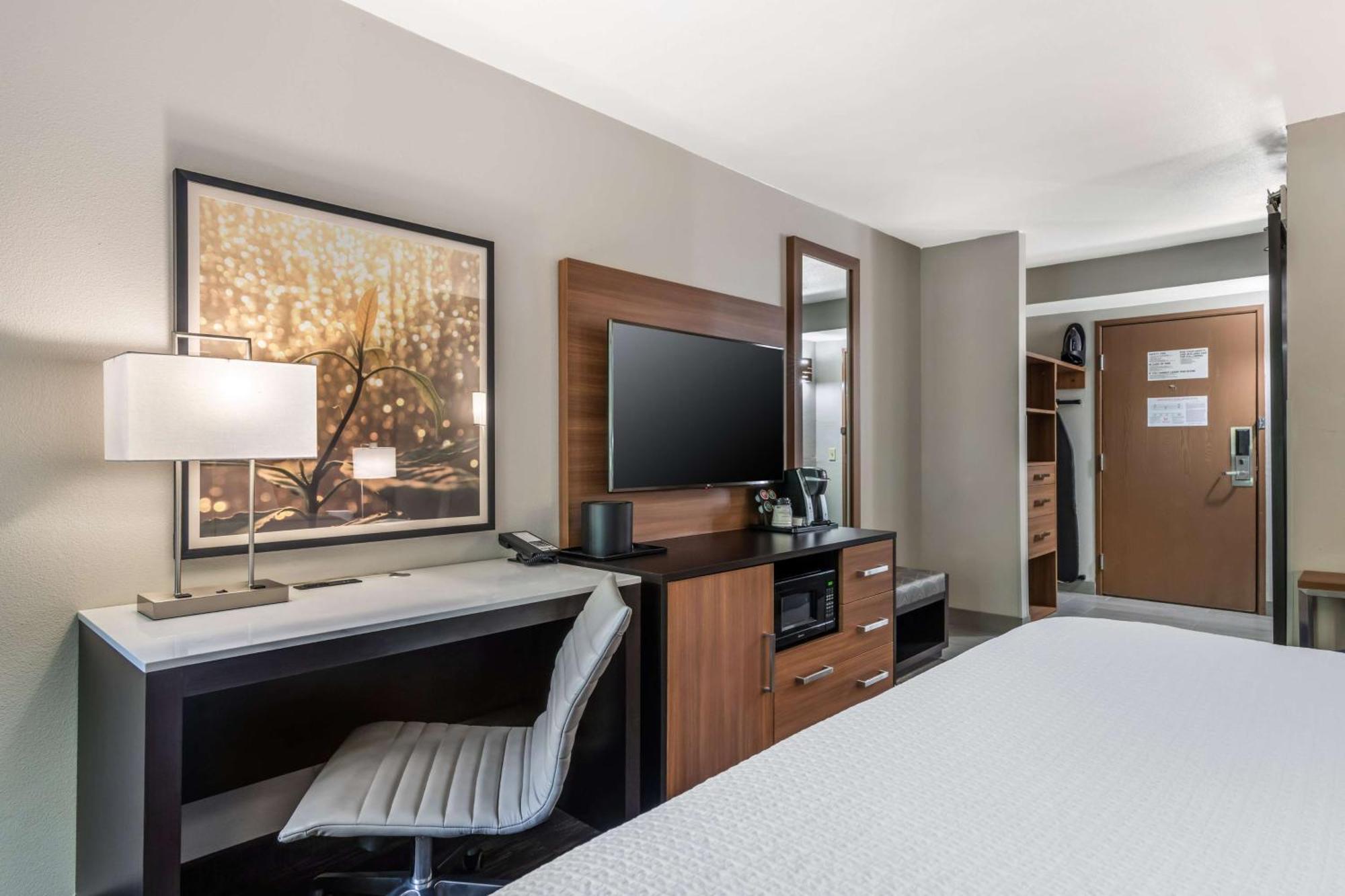 Best Western Atlanta-Marietta Ballpark Hotel Waterford Exterior photo