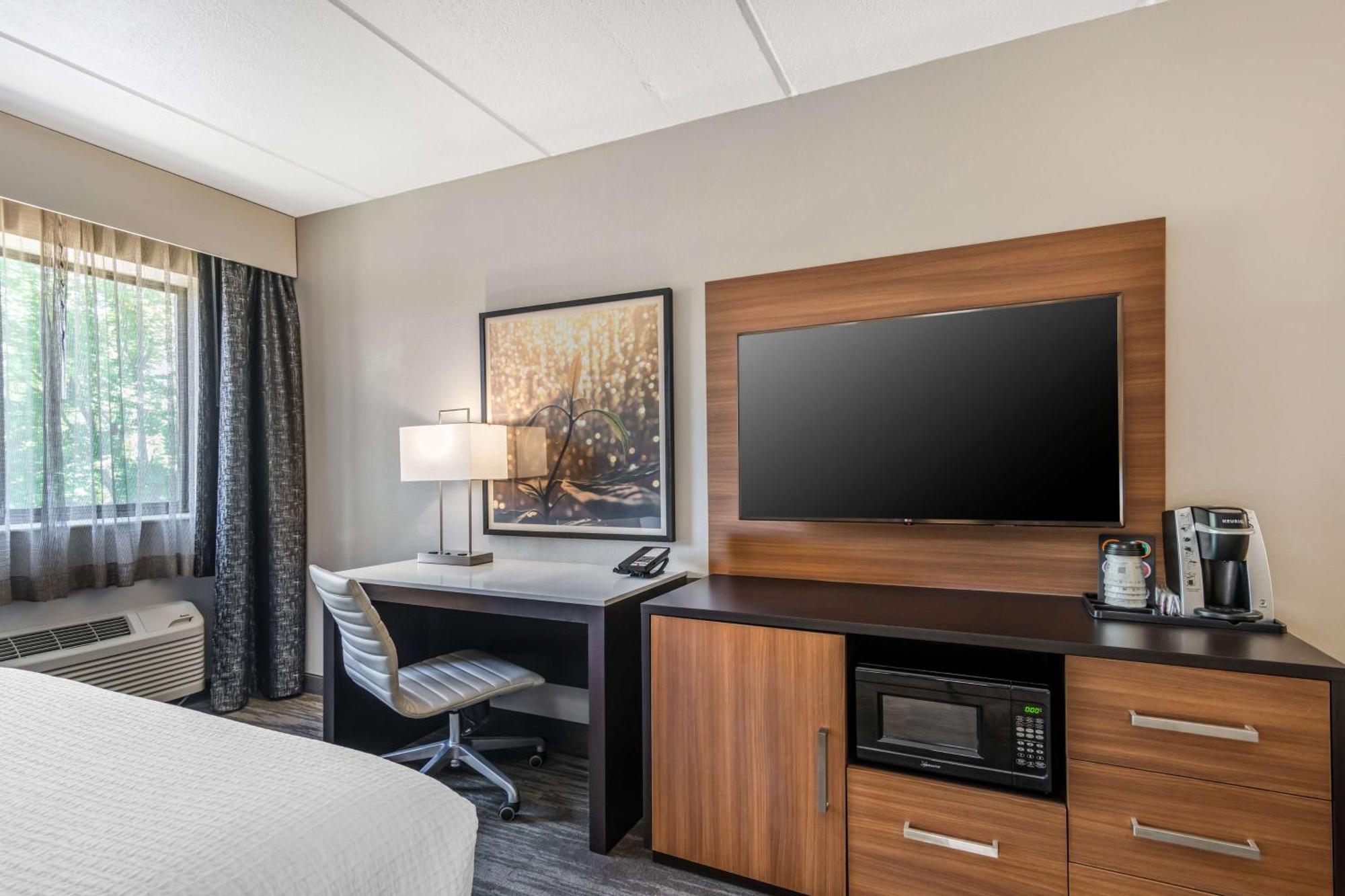 Best Western Atlanta-Marietta Ballpark Hotel Waterford Exterior photo
