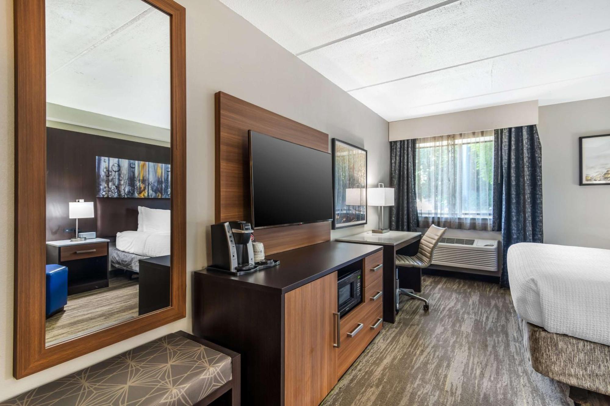 Best Western Atlanta-Marietta Ballpark Hotel Waterford Exterior photo